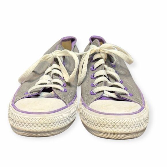 CONVERSE Women’s Gray & Purple Younique Low-Top Sneakers Size 7.5 - Picture 2 of 7